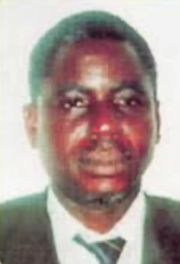 Photo: OAU Lecturer Dies In His Office